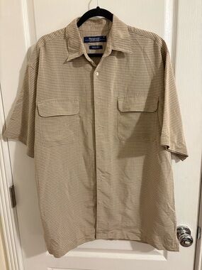Relaxed-Fit Short Sleeve Button-Down Shirt in Beige